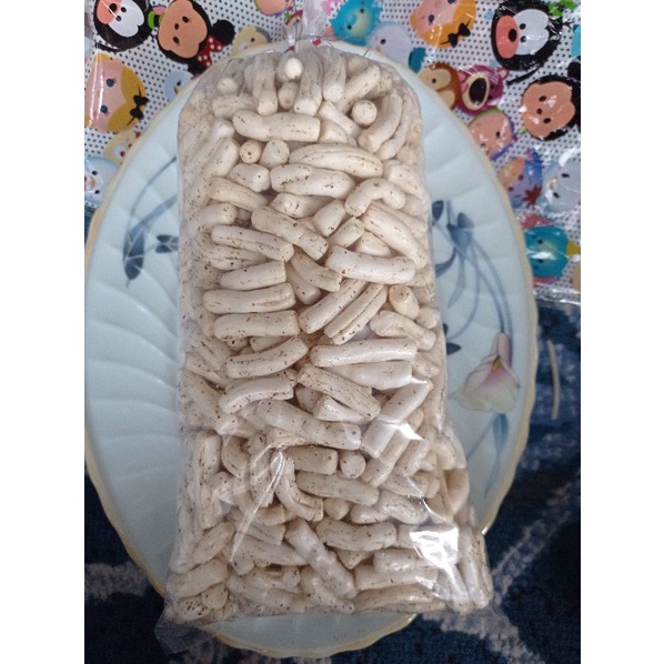 

Kerupuk tongkol pedas gurih