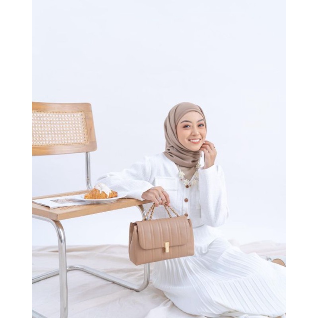 SLING BAG FLICKA KODE V 16 TAUPE (FREE DUST BAG)