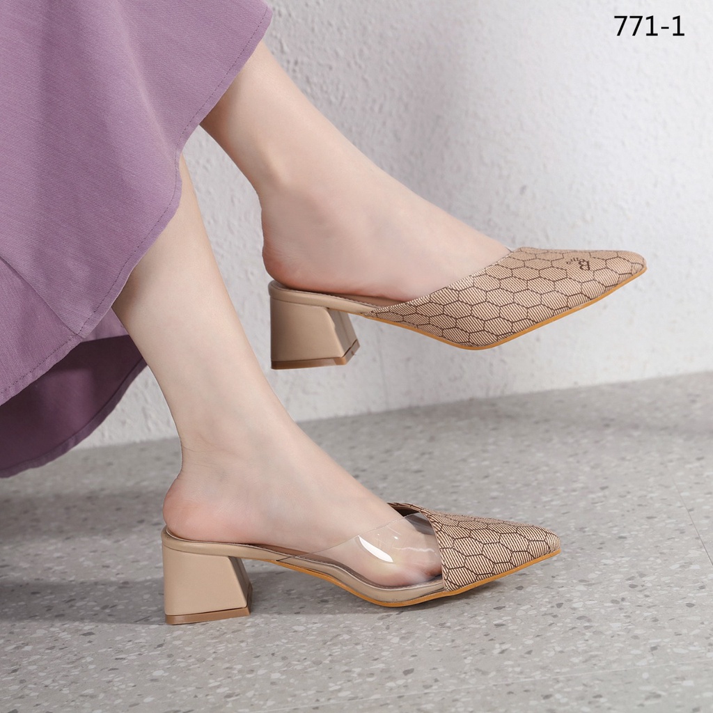 BO With Vinyl Block Heel Shoes 771-1