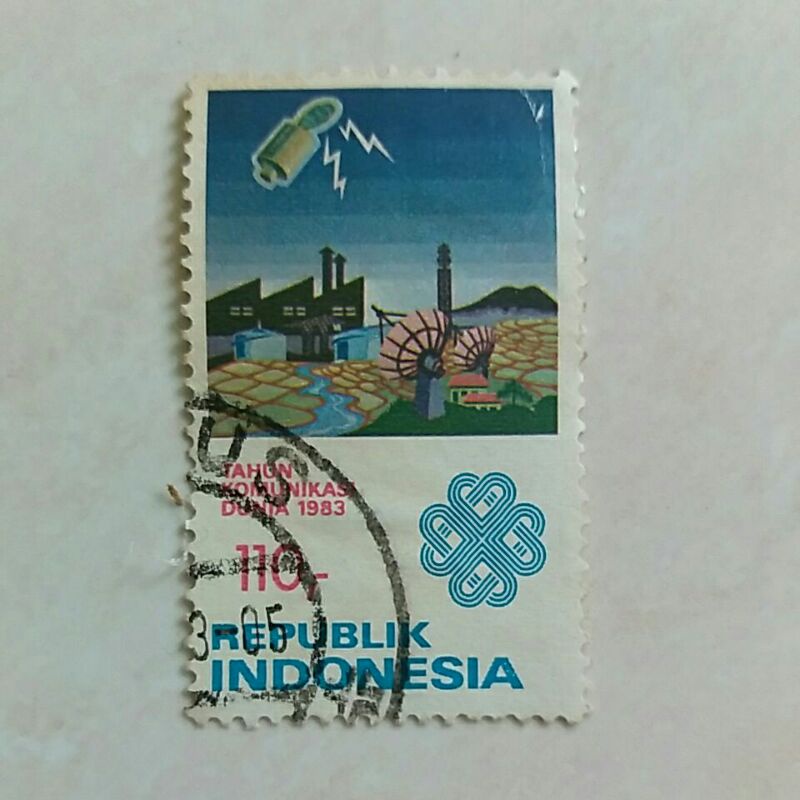 

(AD) Perangko Indonesia 1983 Tahun Komunikasi Dunia Nominal 110 rupiah Used