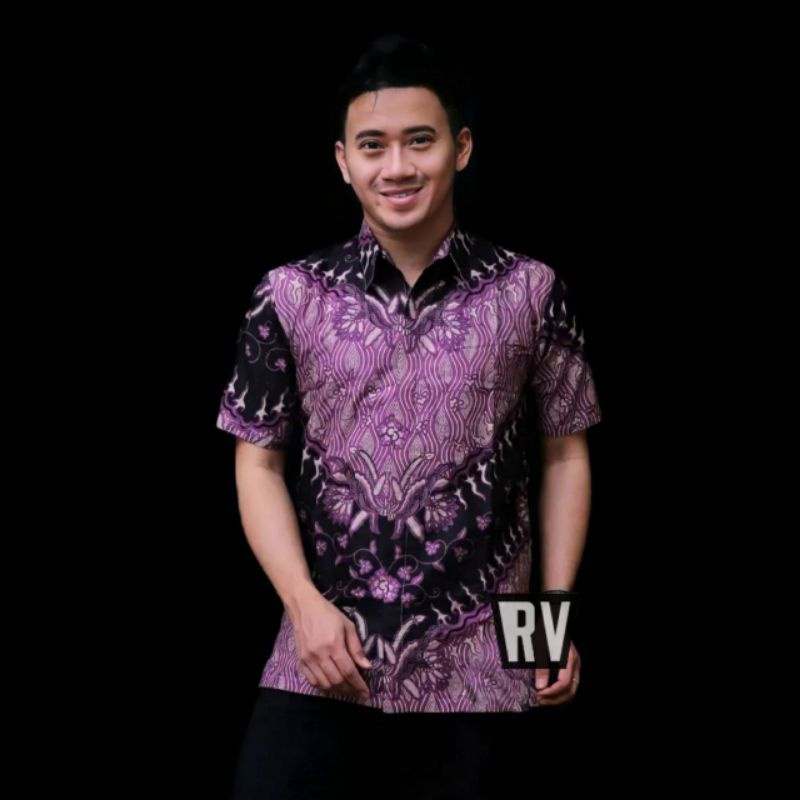 Kemejabatikpria/batikcowok/bajubatik/pakaianbatik/kainbatik