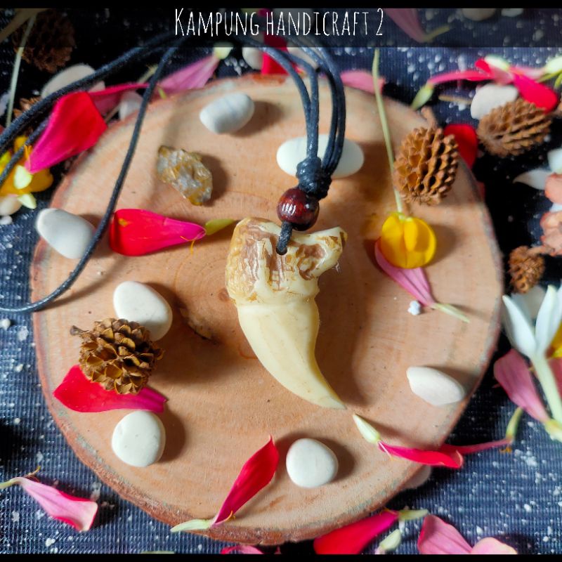 kalung etnik kuku harimau replika