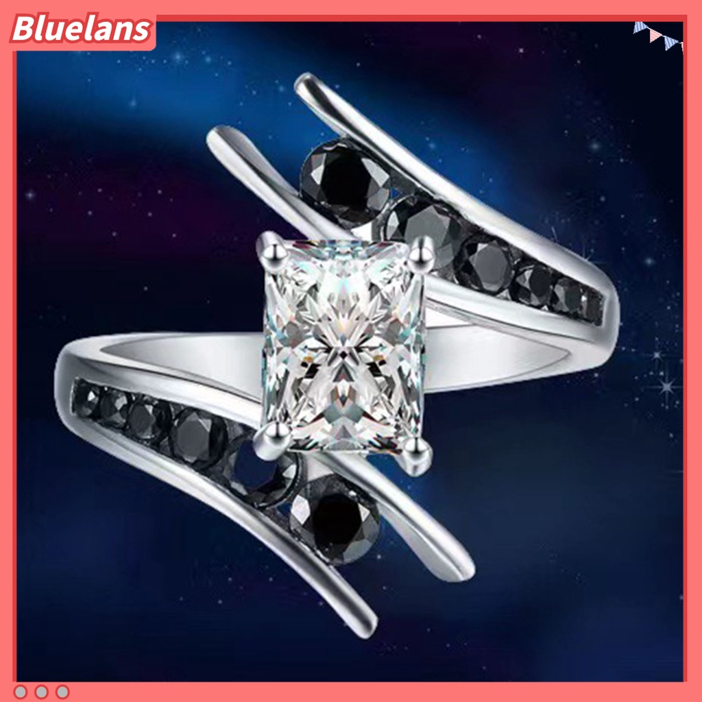 Cincin Berlian Imitasi Bentuk Persegi Spiral Bahan Cubic Zirconia Warna Hitam Untuk Wanita