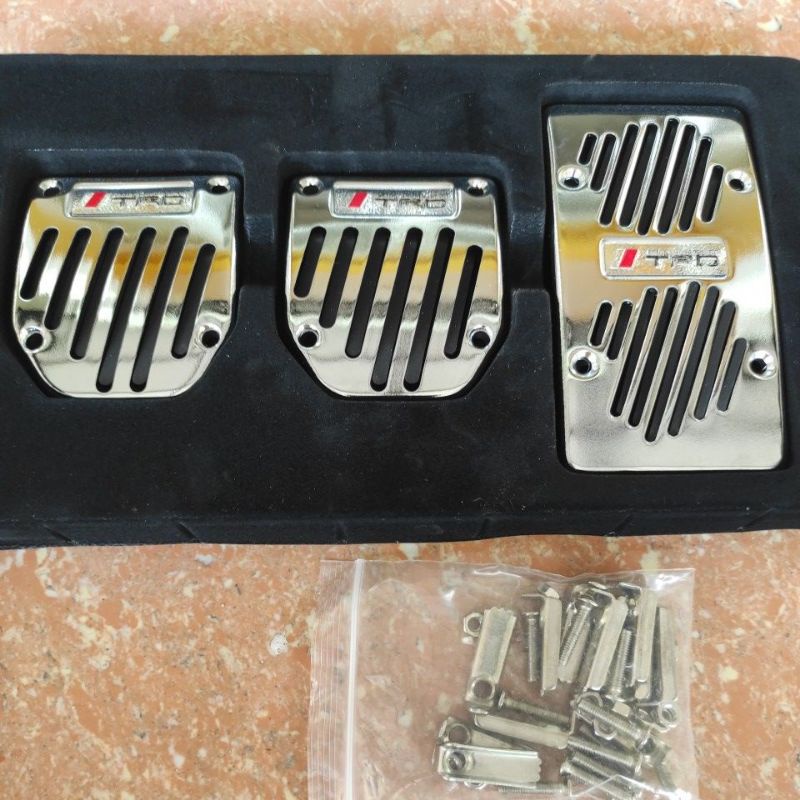 pedal gas pedal pads MOBIL manual TIPE MODEL racing universal trd mugen motif carbon karbon HITAM MERAH biru crome chrome besi