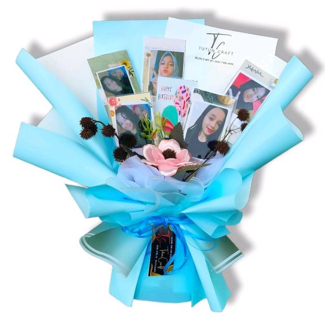 bouquet foto buket polaroid kado teman kado nikah