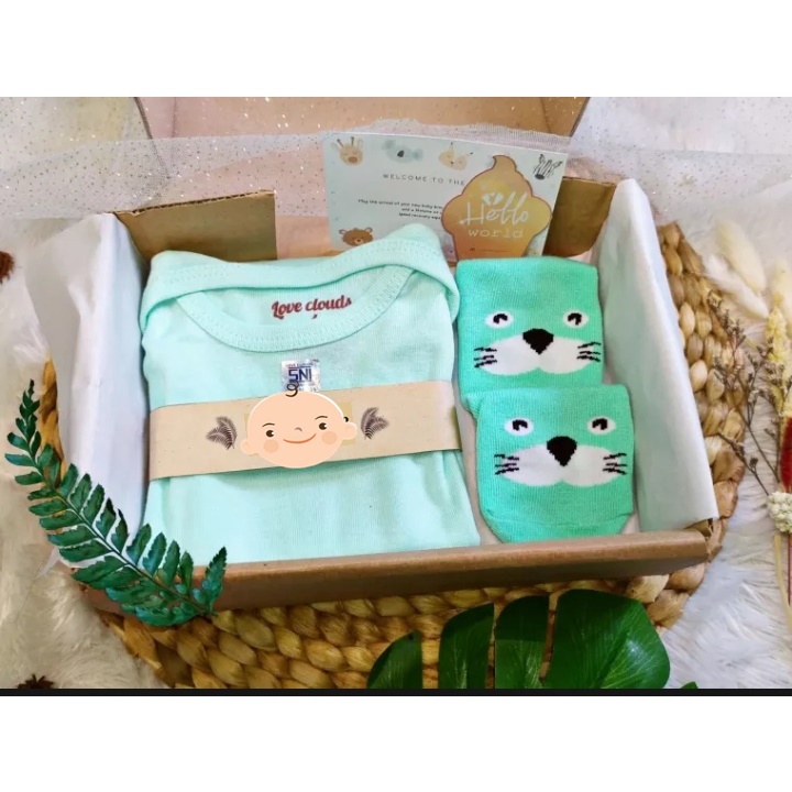Kado Lahiran / Paket Kado Bayi Newborn / Baby Gift Box plus Setelan Bayi / Parcel Bayi / Hadiah Bayi