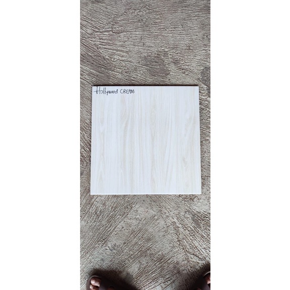 KERAMIK LANTAI 50x50 HOLLYWOOD CREAM / IKEMA / GLOSSY