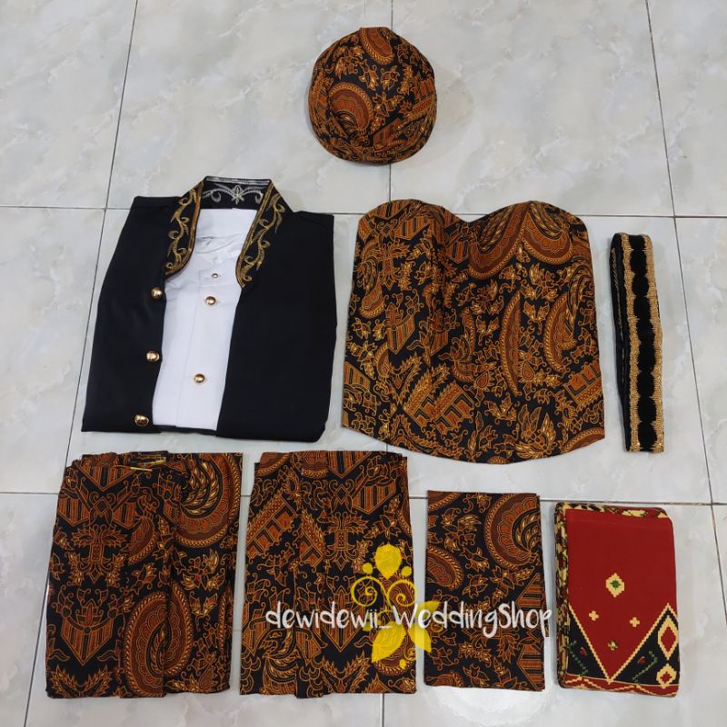 [Full Set + Aksesoris] Baju Prewedding / Baju Adat / Basahan Motif Semen Romo