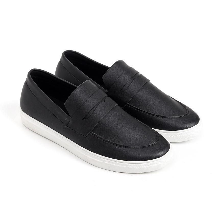 HUZZLE BLACK |ManNeedMe x Lvnatica| Sepatu Slip On Pria Loafers Casual ORIGINAL