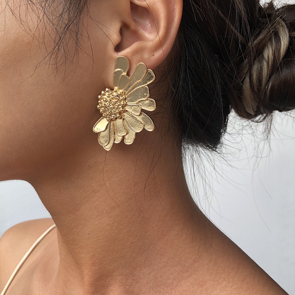 Anting Tusuk Gantung Bahan Alloy Desain Bunga Matahariberlian Gaya Vintagemewah Untuk Wanita Sun Flower