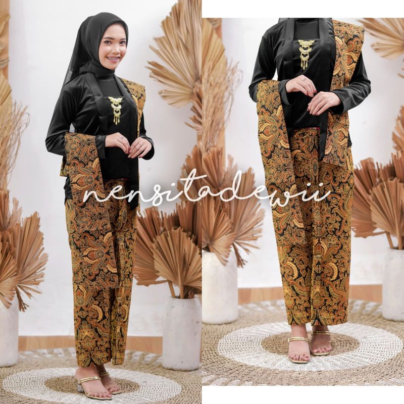 Kebaya Bludru, Jarik Wiru Instan + Selendang / Motif Pisang Bali