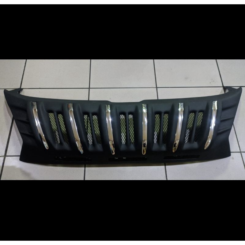 Grill xpander 2022 model prado