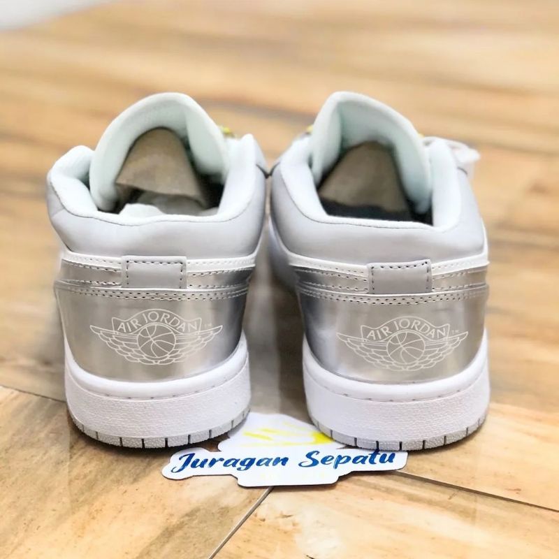 Nike Air Jordan 1 Low SE &quot;Tear Away&quot;