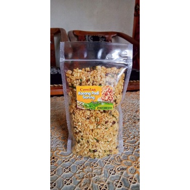 

Cemilan Kacang Padi Goreng / Cemilan Kacang Hijau Goreng