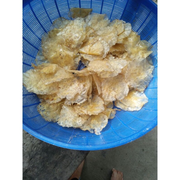 

Kerupuk jengkol khas pariaman