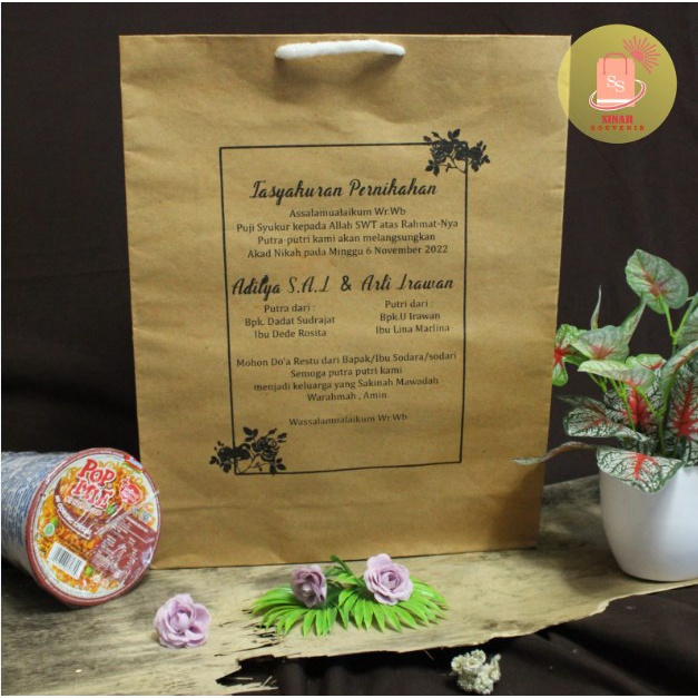 

PAPER BAG KADO JUMBO UK 29 x 10 x 38 cm (PxLxT)