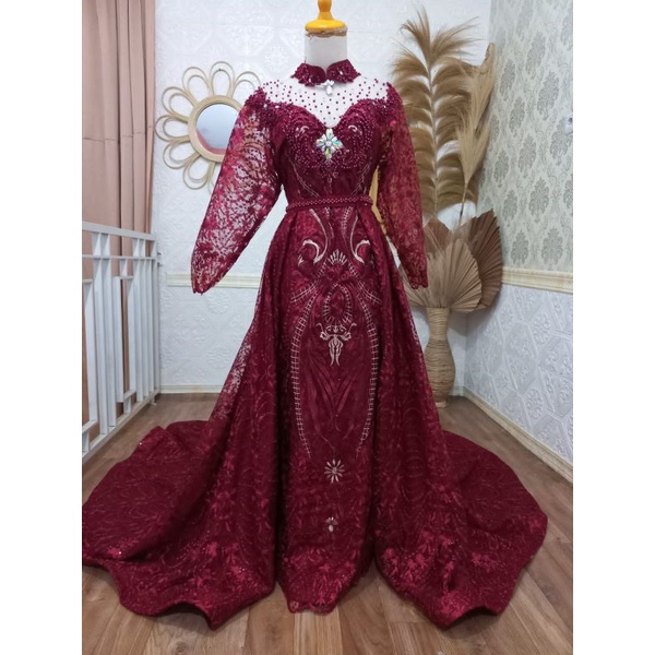 SALEEEE.. Ready gaun pengantin + ekor lepas pasang