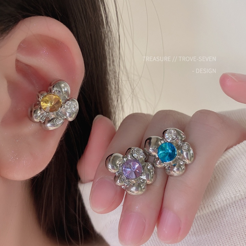 Anting Klip Telinga Wanita Model Simple Harajuku Motif Bunga Hias Berlian Imitasi