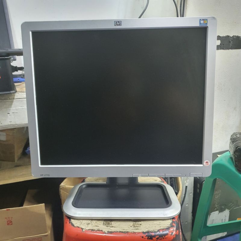 monitor hp 17 inchi kotak mulus lengkap kabel