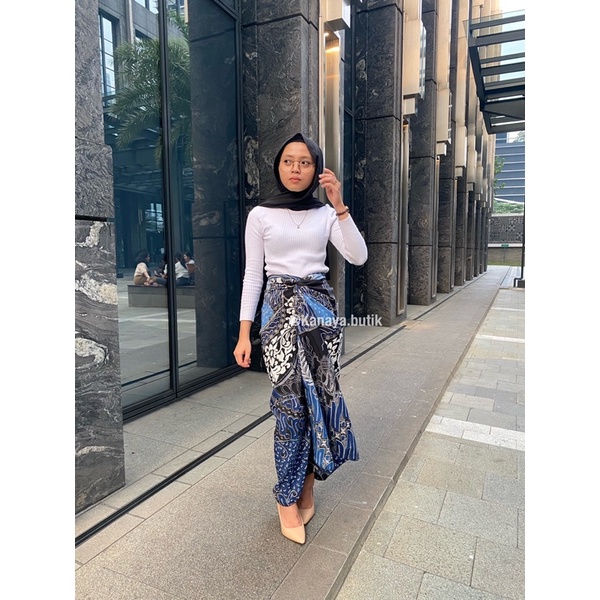 Rok lilit batik // bawahan kebaya // kain lilit // rok serut // rok // rok lilit batik by kanaya.butik