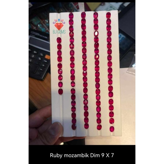 Permata Ruby Natural Alam Oval cut 3ct Red Ruby Mozambik