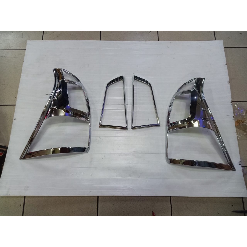 Garnish Belakang Grand Avanza Veloz Xenia Chrome Tail Lamp Garnish  2015 - 2018
