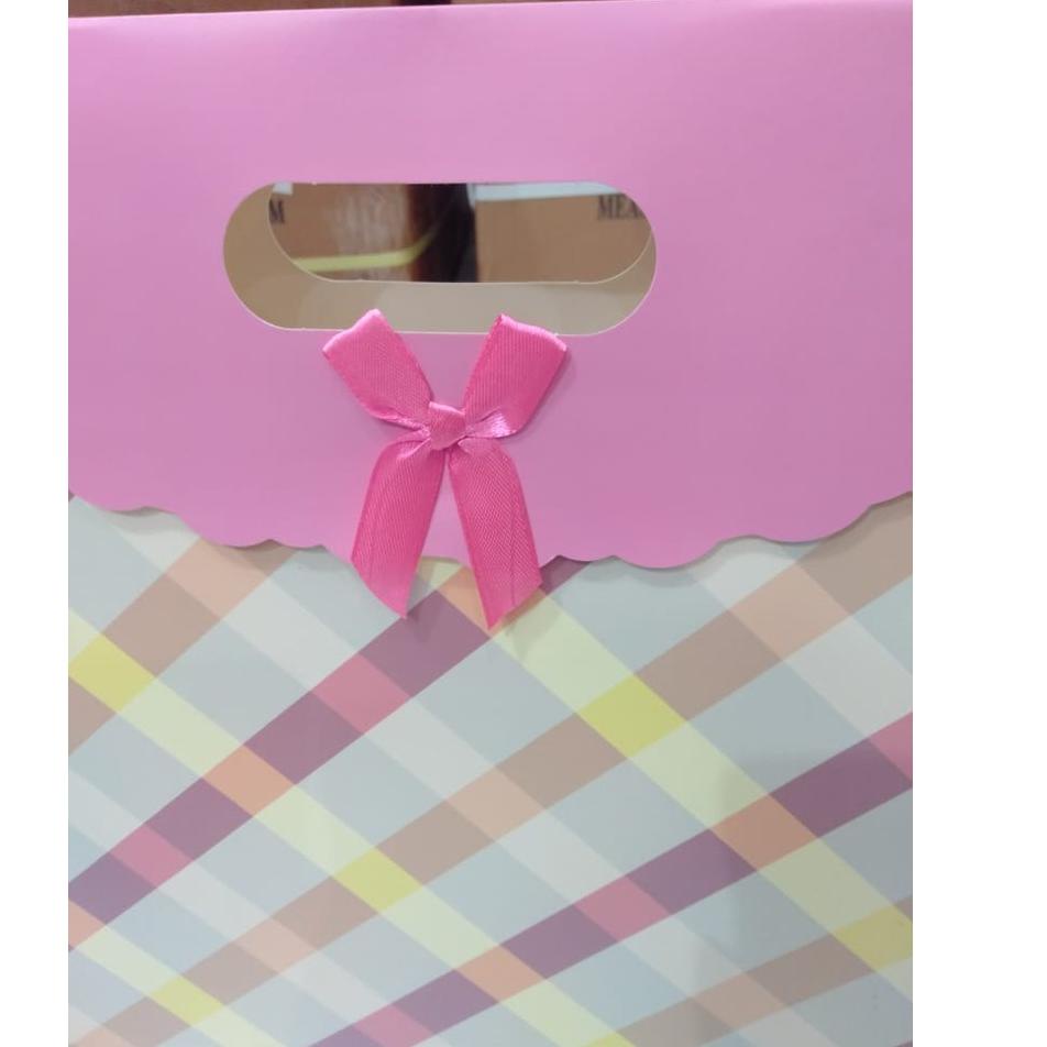 

Dapatkan Buruan Paperbag Motif Besar (L) / Paper Bag Tutup Fancy / Paper Bag Lucu