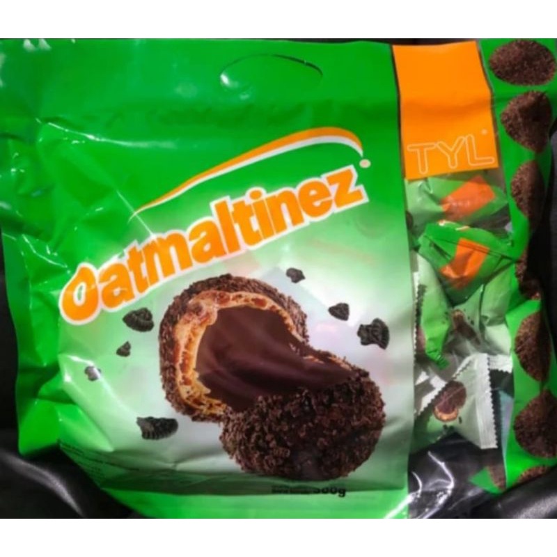 

Biskuit Bola Chocolate Crumbs & Cream Oatmaltinez Chocolate TYL 300 gram.