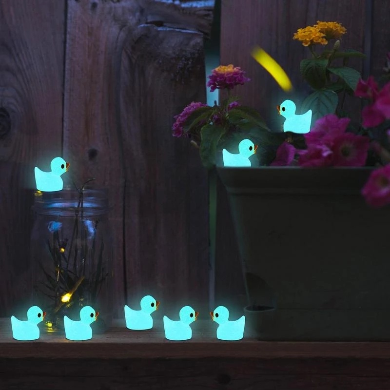 20pcs Ornamen Bebek Hijau / Biru Luminous Bahan Resin Untuk Dekorasi Taman Rumah Boneka