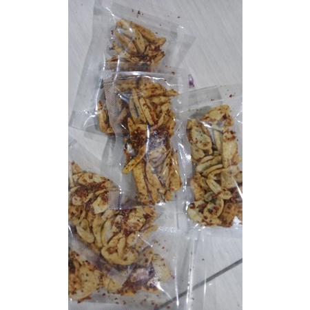 

OTAK-OTAK KRISPI, RENYAH! Pedas gurih aroma daun jeruk.
