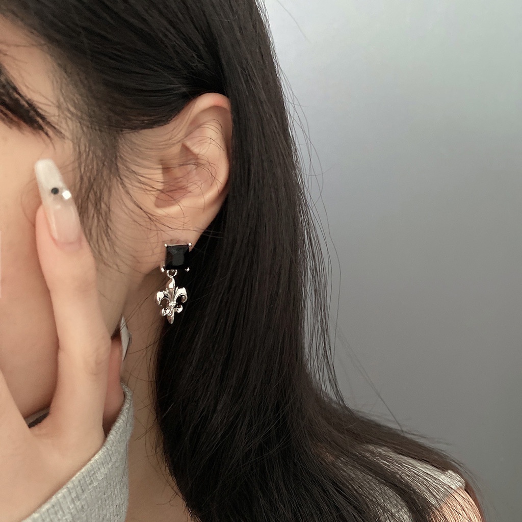 Anting Zircon Warna Hitam Gaya Punk Untuk Aksesoris