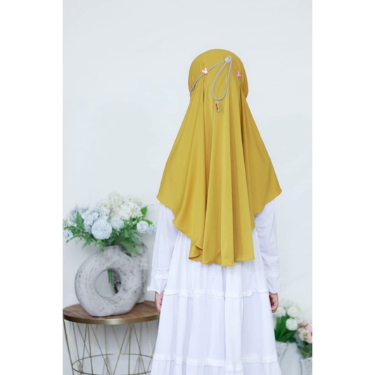 Hijab Mustard Belakang
