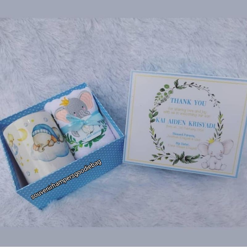 

HAMPERS BABY ONE MONTH/SOUVENIR AQIQAH/MUG CUSTOM HANDUK BORDIR PACKING HARD BOX/GIFT/Hampers New Born/Hampers Aqiqah