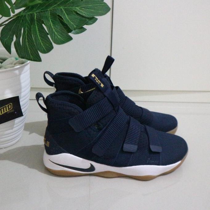 SEPATU NIKE LEBRON 11 SOLDIER NAVY WHITE GUM - PREMIUM ORIGINAL Termurah