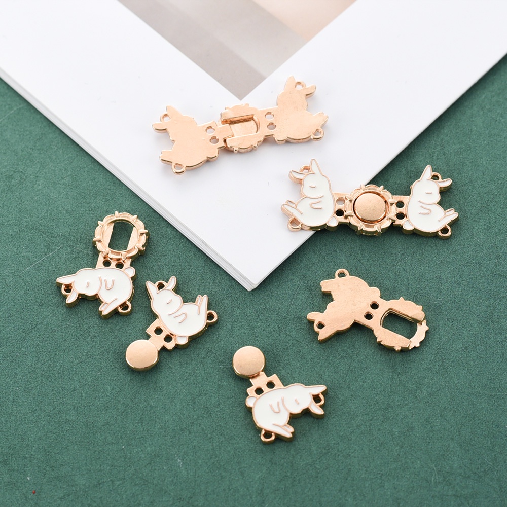 1 Pasang Kancing Pinggang Bahan Logam Motif Kartun Kelinci Gaya Retro Untuk Celana Rok