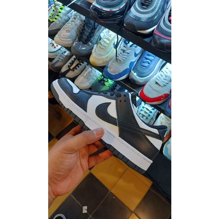 SB Dunk Low Panda Second