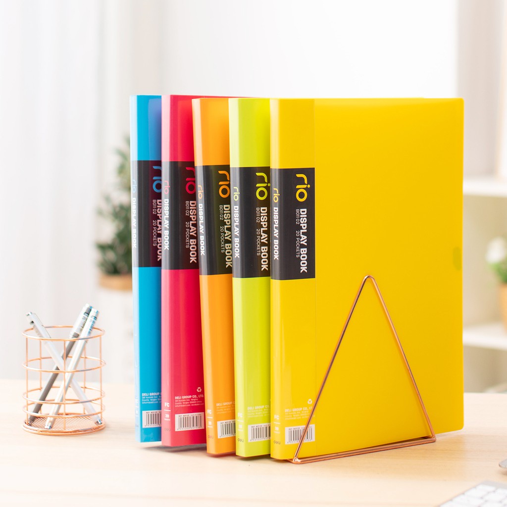 

Display Book / Tempat Buku Kertas Holder Seri RIO FC isi 20 Halaman Cover Warna Warni Lucu EB01102