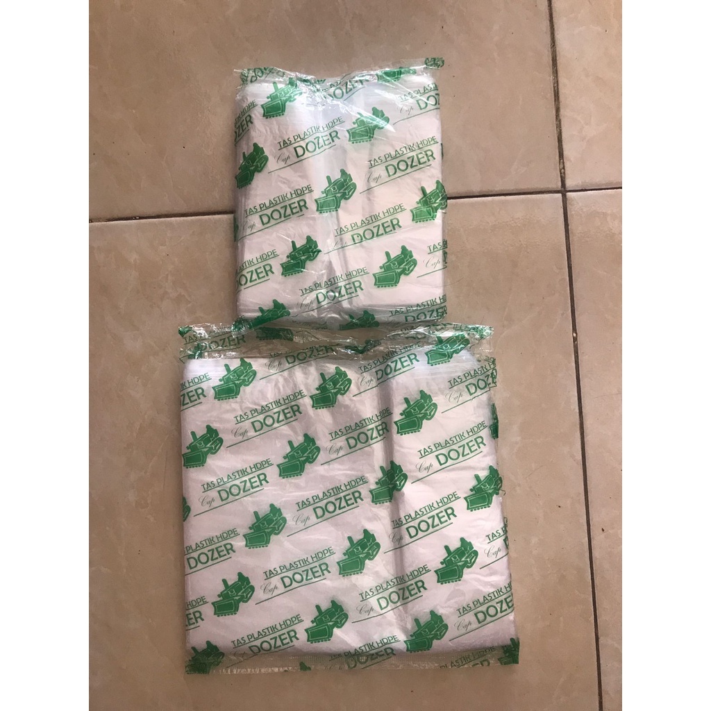 KANTONG PLASTIK KRESEK BENING MERK DOZER HIJAU HDPE UKURAN 15 & 24