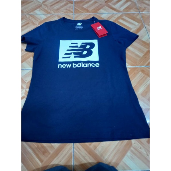 Kaos New Balance Logo Tshirt Women