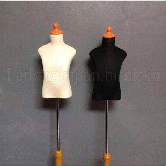 Manekin Anak Kaki Kayu