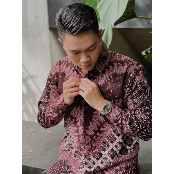 Batik Ayman - Loka Maroon | Kemeja Batik Pria Katun Solo Halus Lengan Panjang Full Furing