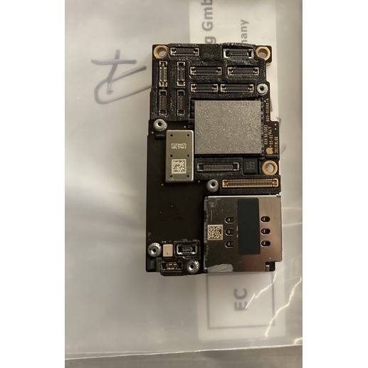 mesin iphone 11 pro 64gb + se2020 64gb lock icloud