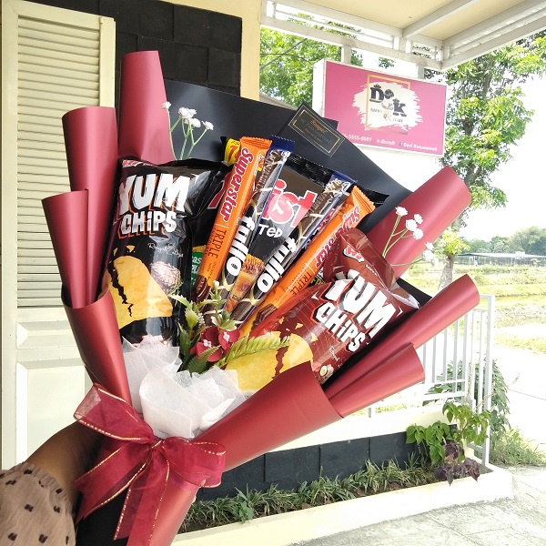 

Buket Snack Bouquet Wisuda Ultah Bunga Artificial