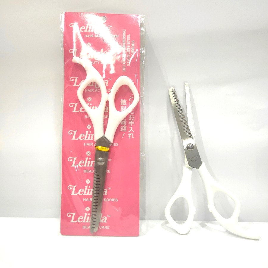 gunting zigzag rambut