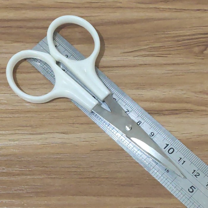 

Pemotong Gunting Benang Bordir 12Cm Lengkung Dan Lancip