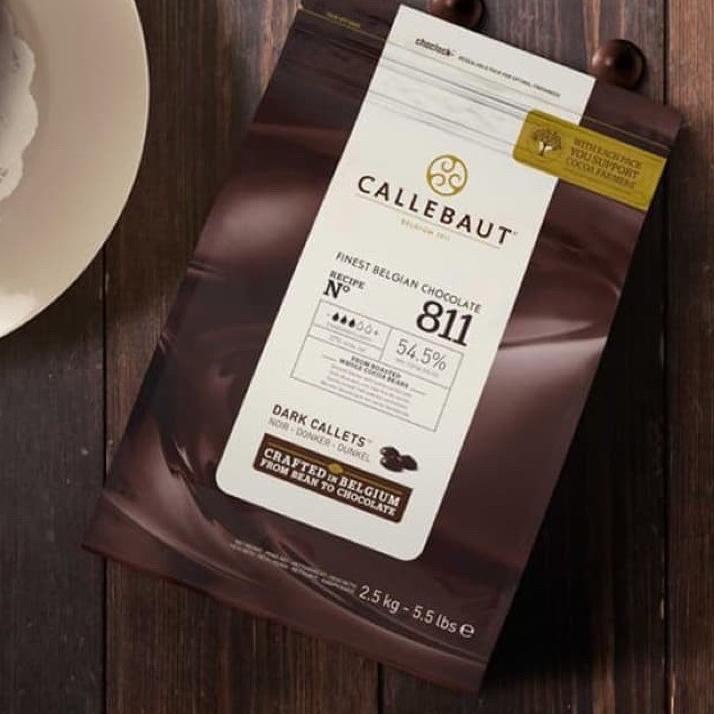 

Ekstra benefit--callebaut dark Chocolate 811 Couverture 54,5% 100 gr