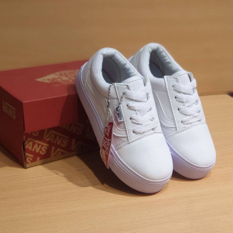 sepatu anak anak sepatu vans anak sepatu anak vans oldskool full white tali sudah termasuk box &amp; kaus kaki .