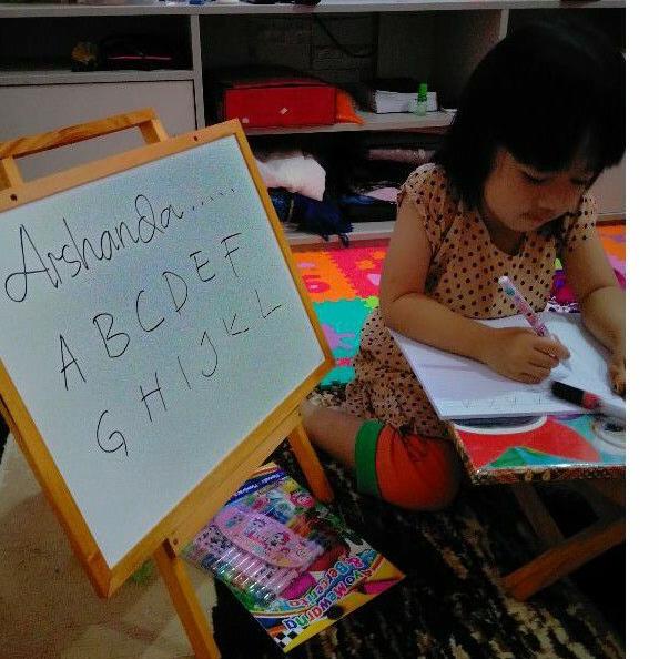 

VZ312 MENARIK Papan tulis 32x42 white board+ standing free spidol+penghapus+Tali . ♖ 0