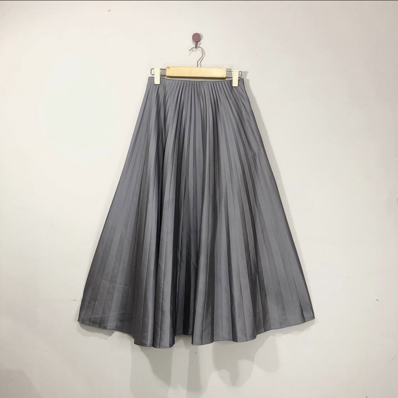 Zara Pleated Midi Skirt Satin Effect Grey Rok Plisket Preloved Bekas Second