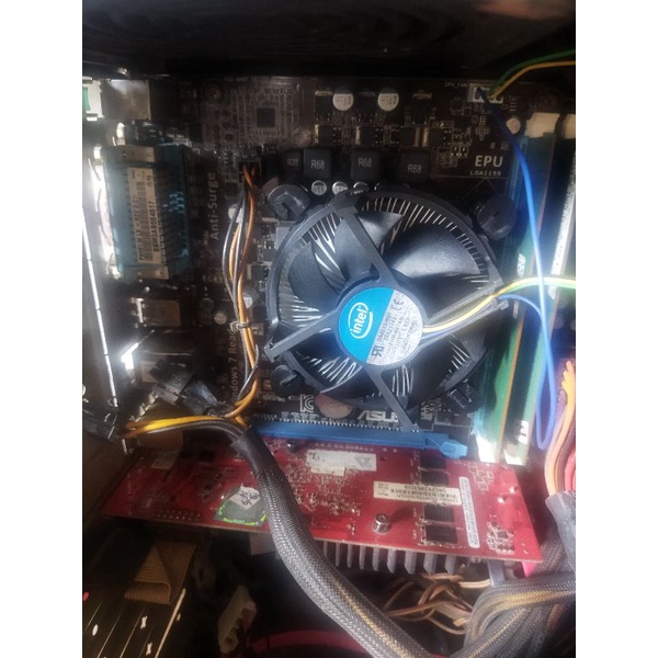 Intel Core i5 2500 + Motherboard Asus H61+vga asus ea5450+ram 4gbKondisi normal